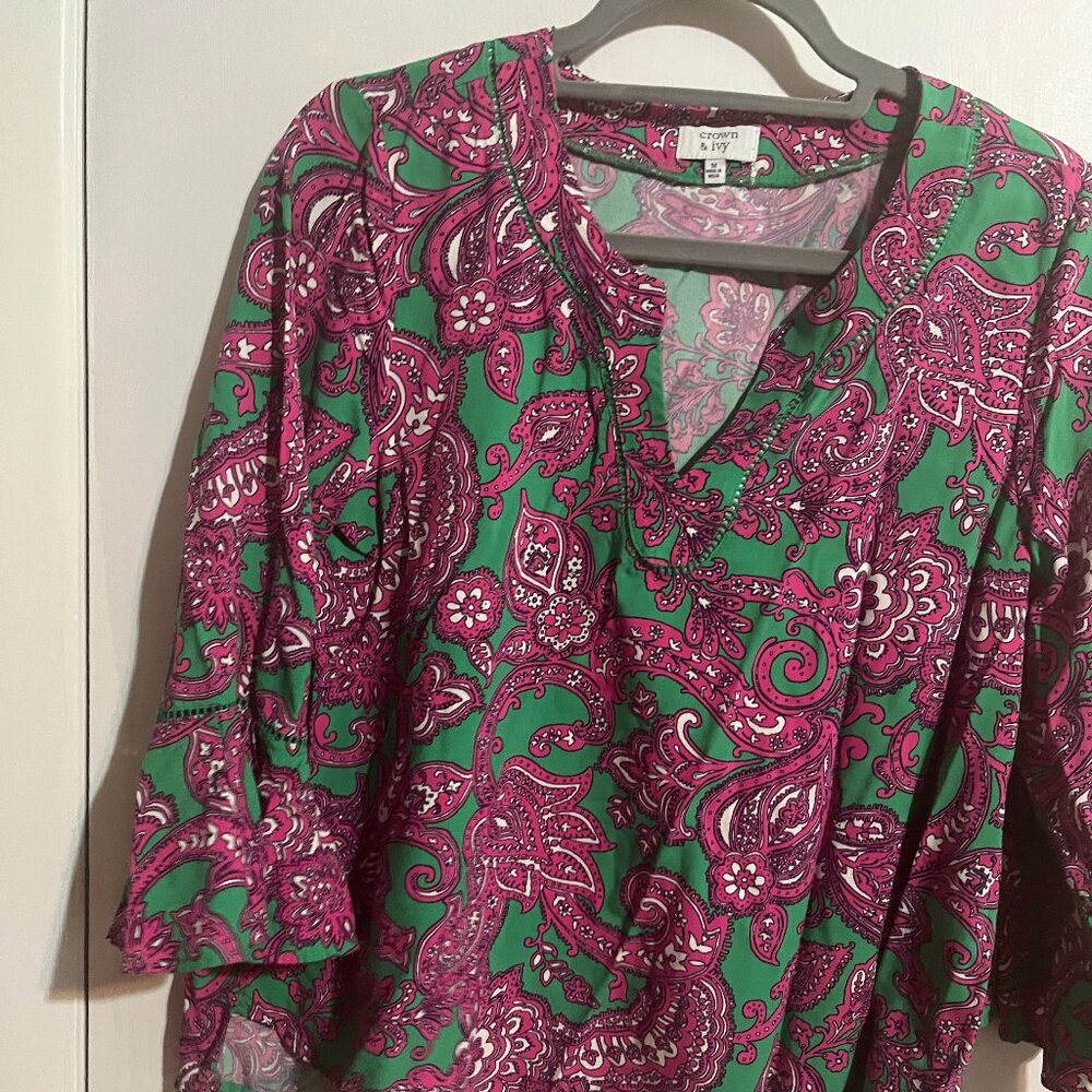 CROWN AND IVY 3/4 Ruffle sleeve v-neck SZ M